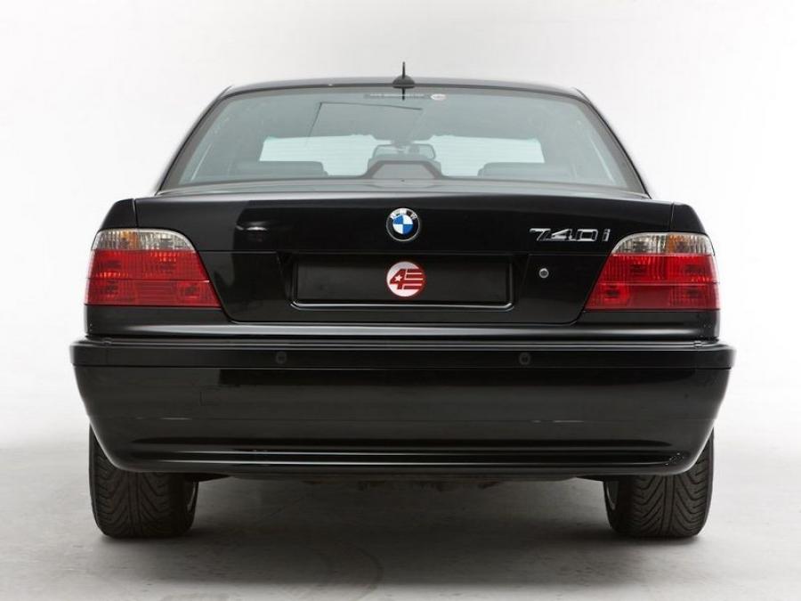  BMW 740i Sport Pack 1999 года  (фото 2 из 11)